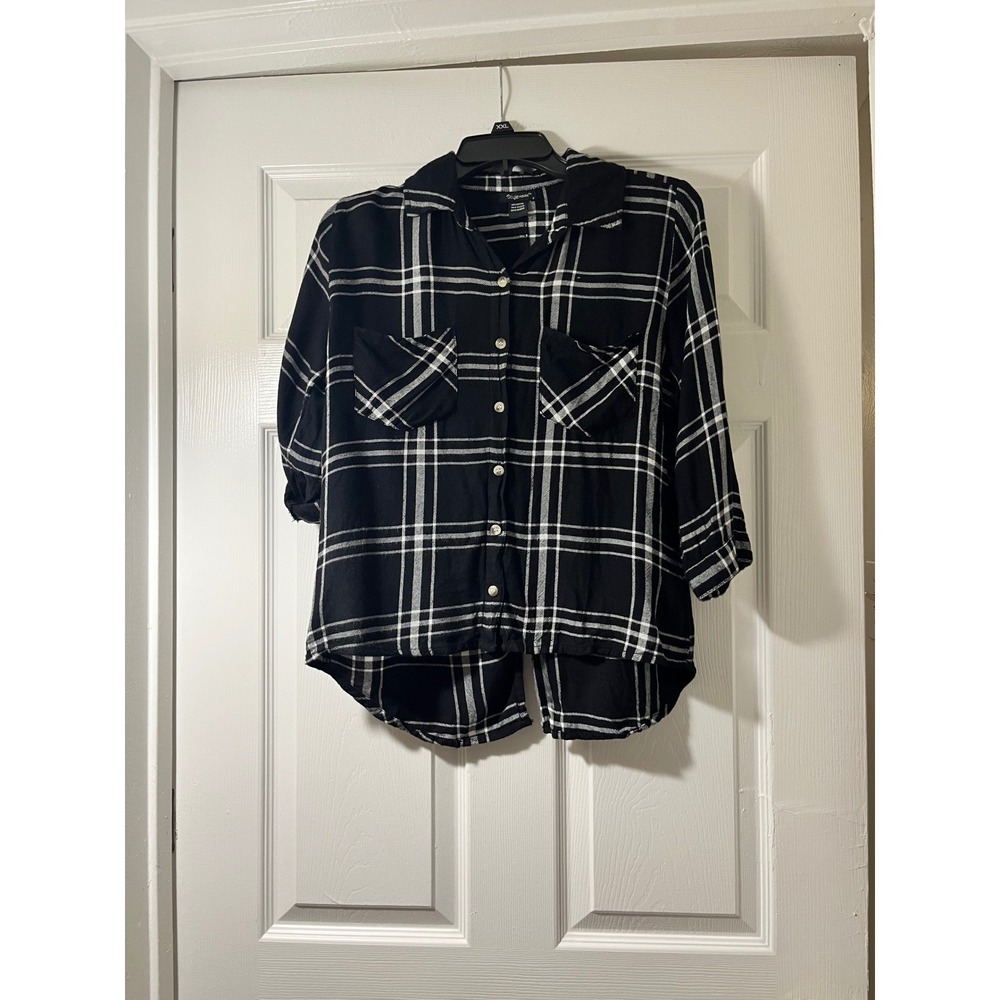 Stylehouse Womens Small Black White Plaid Roll Tab Split Back Rayon Shirt Top